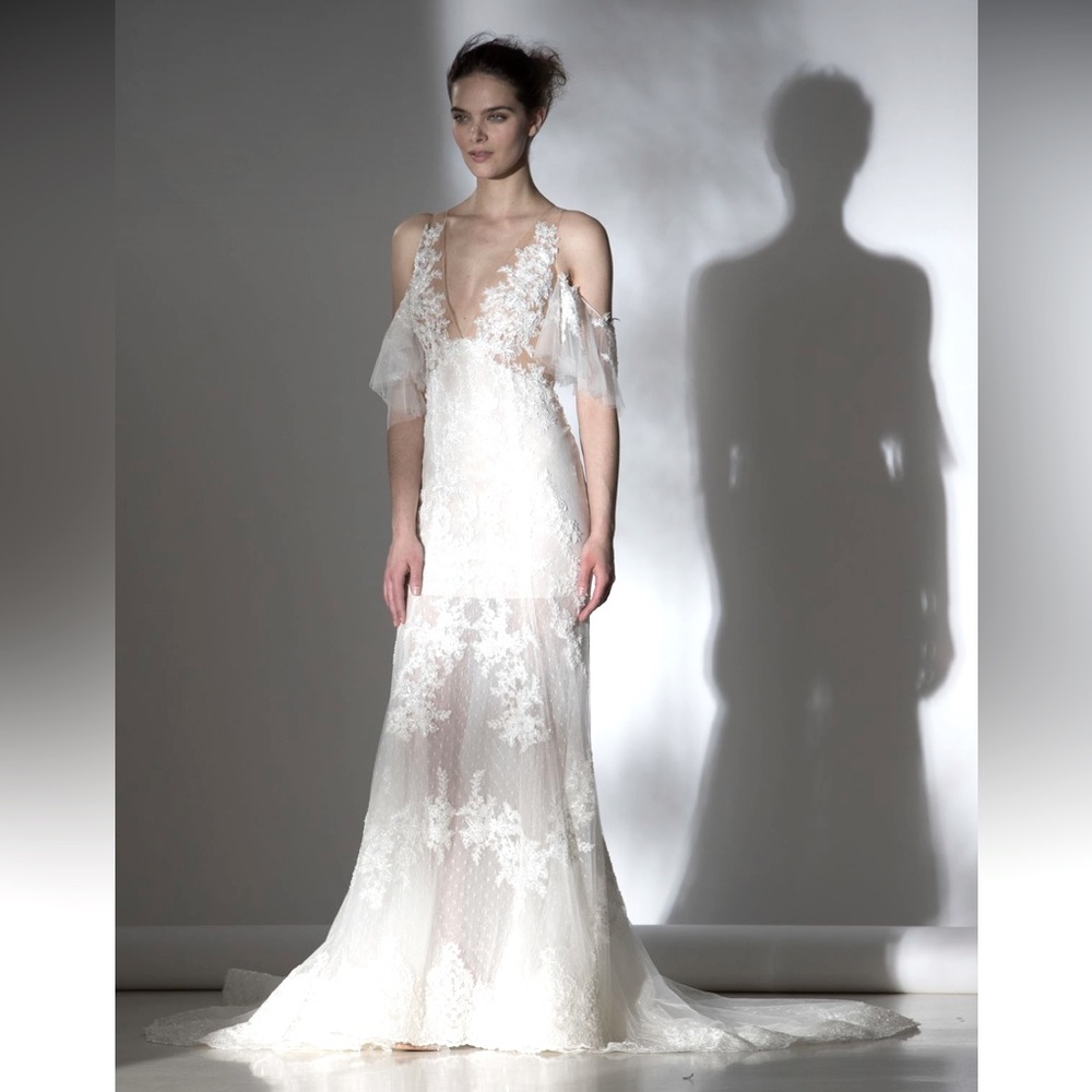 Rivini Alluring Wedding Gown New Size 10, Without flutter sleeves